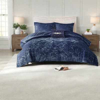 Luxurious Velvet Bedding Sets, Polyester Comforter For Modern Bedroom