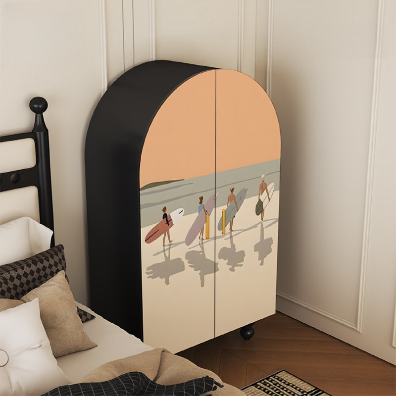 Armoire arquée avec tablettes et portes