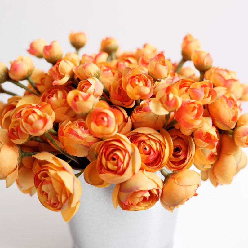 Arrangement floral renoncule en pot, Orange