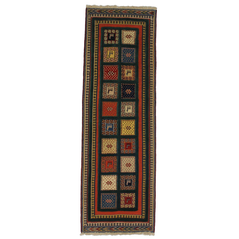 Aryiel Oriental Area Rug in Green