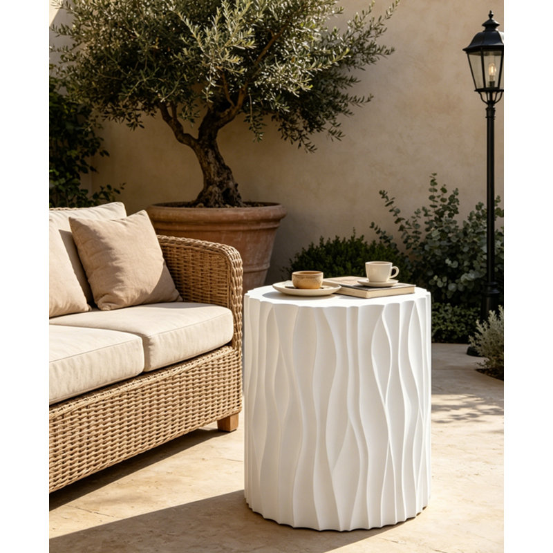 Table d'appoint d'extérieur moderne avec motif cannelé ondulé