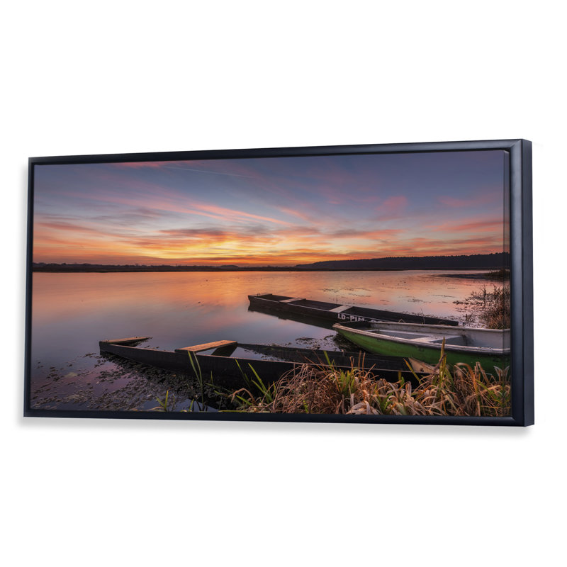 Sunrise Lake - Photographie sur toile, H 8 po x l 12 po x P 1 po, Cadre noir