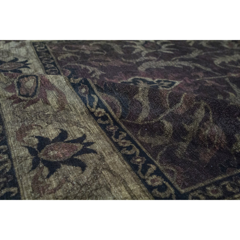 Wool Oriental Area Rug in Dark Brown/Wheat