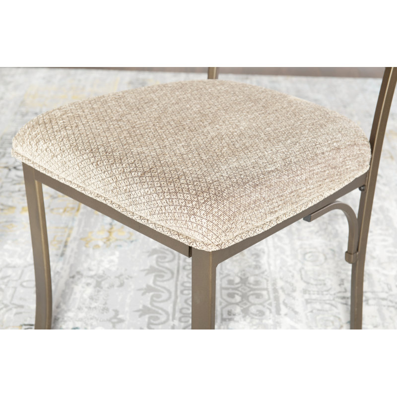 Chaise d'appoint rembourrée Ellefson