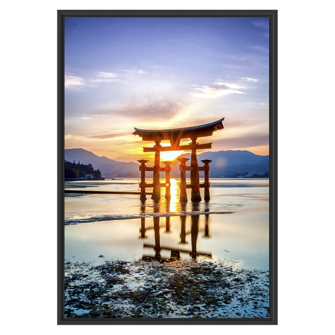 Gerahmtes Wandbild Torii Gate in Miyajima Japan