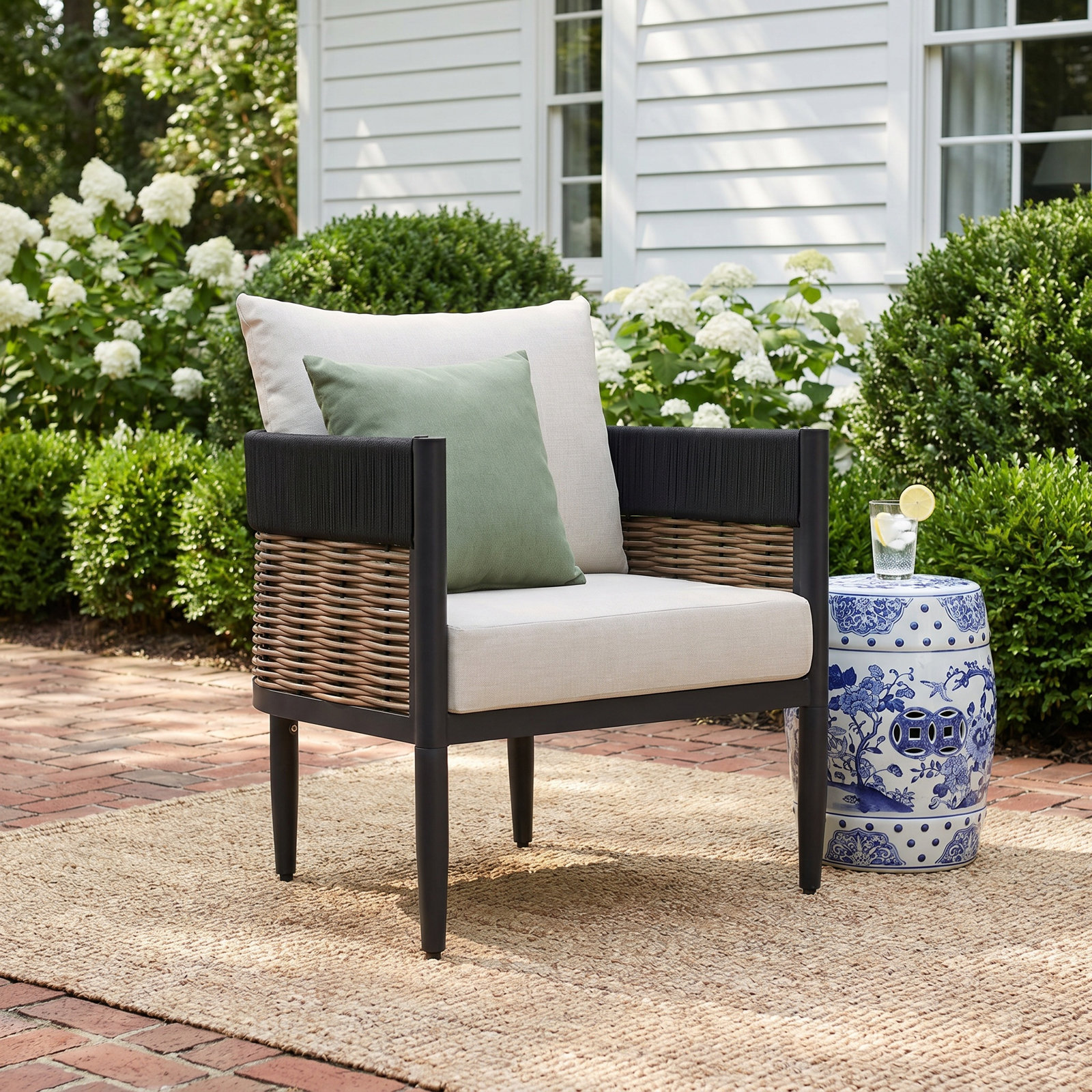 Corrente Patio Lounge Chair, Gray