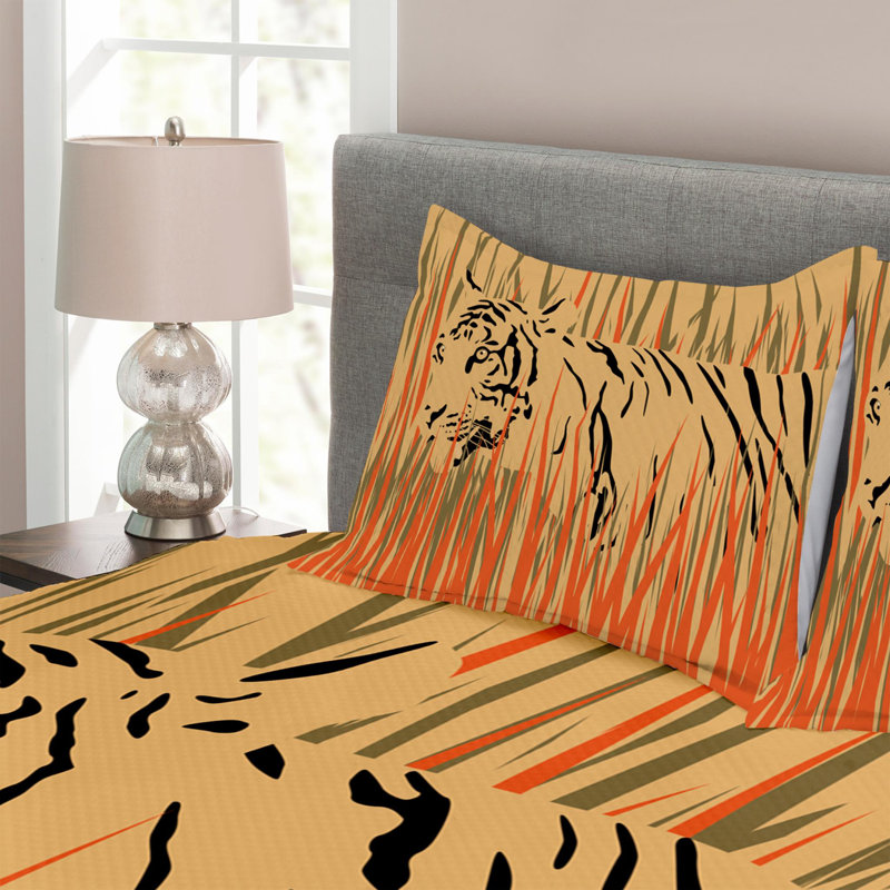 Eclectic Polyester Abstract Coverlet, Queen Coverlet + 2 Shams