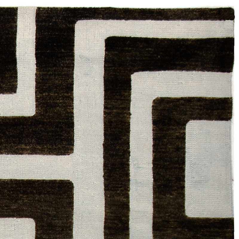 Santa Fe Silver/Black Area Rug, Rectangle 6' x 9'