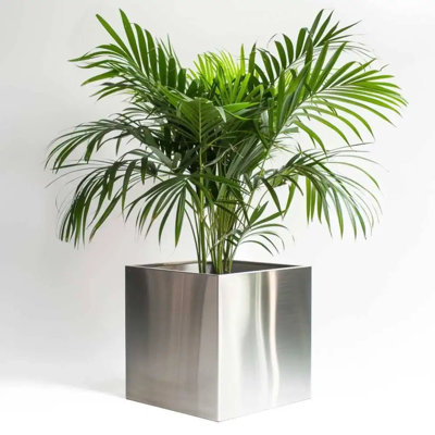 Babrow Metal Planter Box