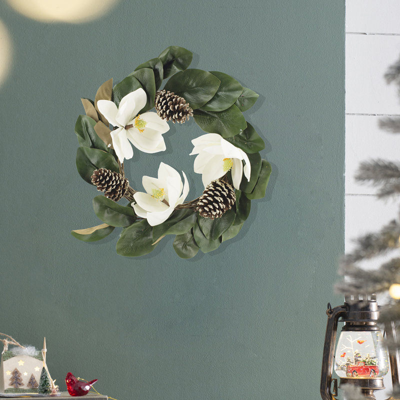 Couronne de Noël en magnolia 22 pouces blanc crème, feuilles vertes artificielles et décoration de fleurs blanches, couronnes décoratives d'intérieur et d'extérieur