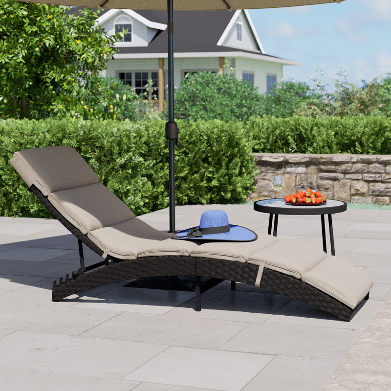 Chaise longue inclinable longue de 60,4 po avec coussins Ansgard