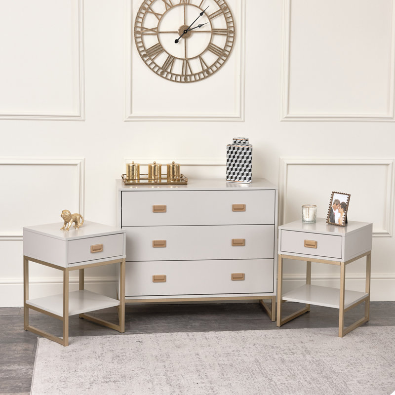 Argusville Metal Piece Bedroom Set, Cream