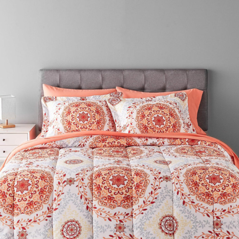 LIGHTWEIGHT MICROFIBER QUEEN BED ENSEMBLE