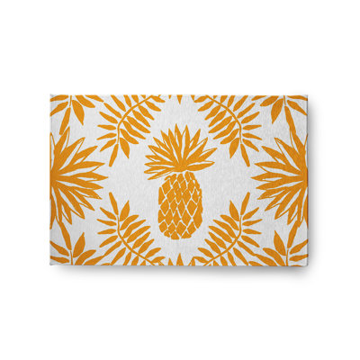 Tapis floral jaune / blanc en chenille tissé à la machine