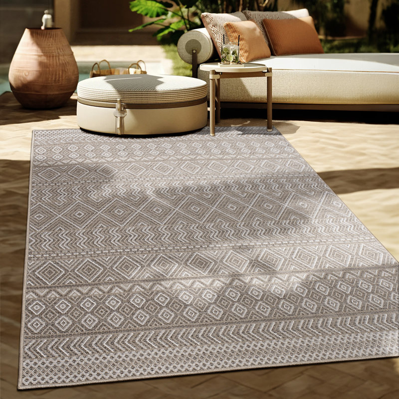 Ayaah Geometric Indoor / Outdoor Rug, Rectangle 2' x 3'3"