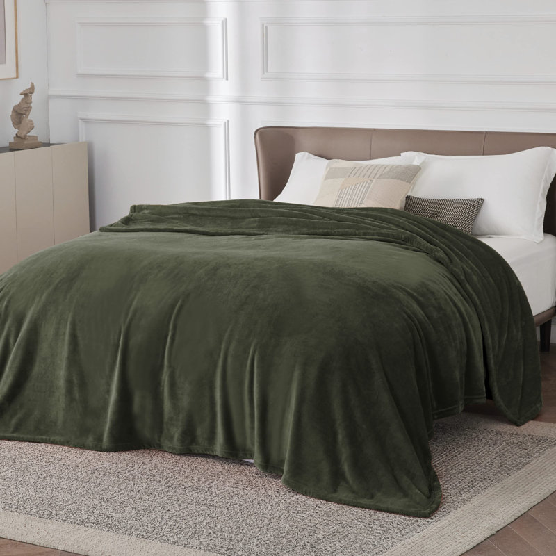 Bedsure Soft Fluffy Fleece Throw Blanket for Sofas&Beds, 270cm x 230cm, Mayfly