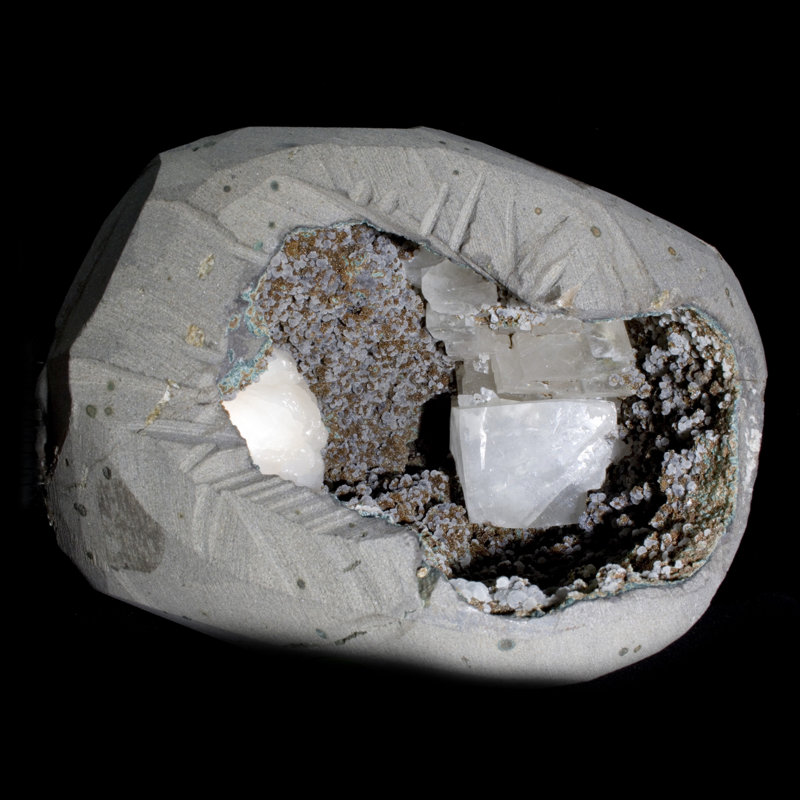 Calcite et stilbite avec calcédoine en géode