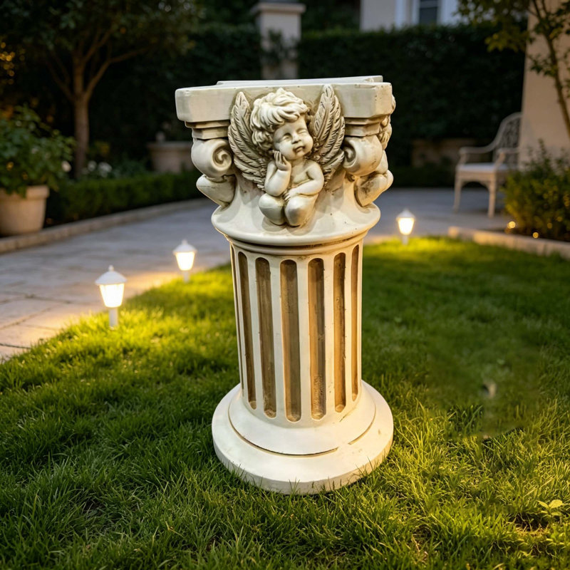 Support vintage en résine en forme de colonne romaine, représentant un ange, idéal pour exposer des plantes et des sculptures.