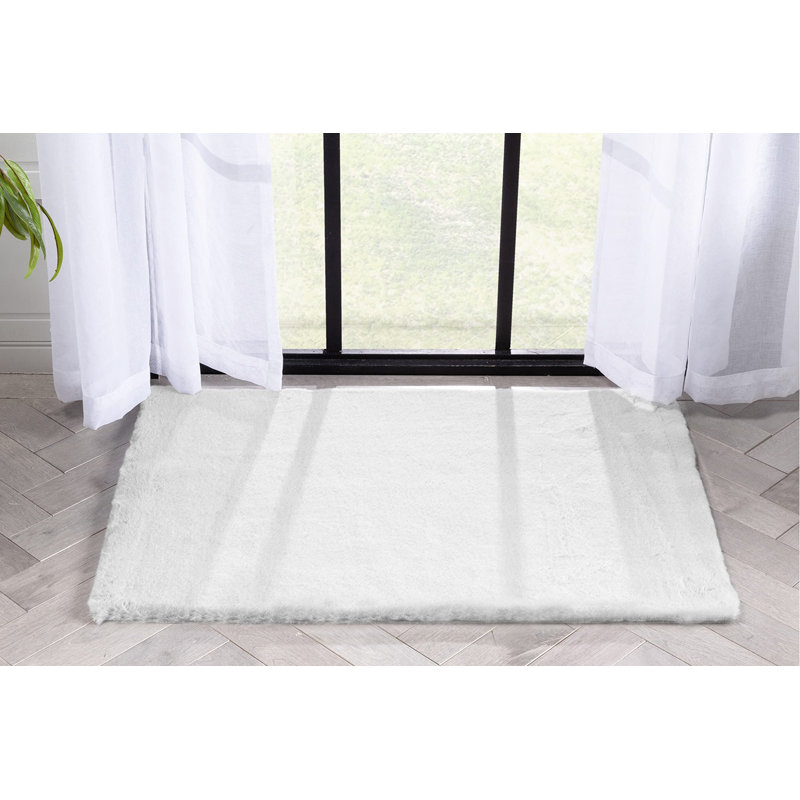 Davyn Faux Fur Indoor Rug, Rectangle 2' x 3'