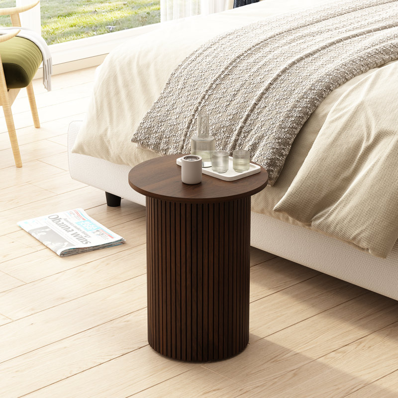 Table d'appoint ronde cannelée 22,6 po Eversole, Brun, Individuel