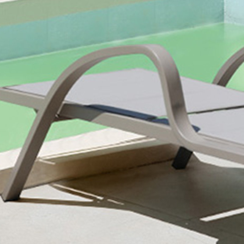 Adjustable Outdoor Lounge Chair Outdoor Chaise Lounge Set with Table