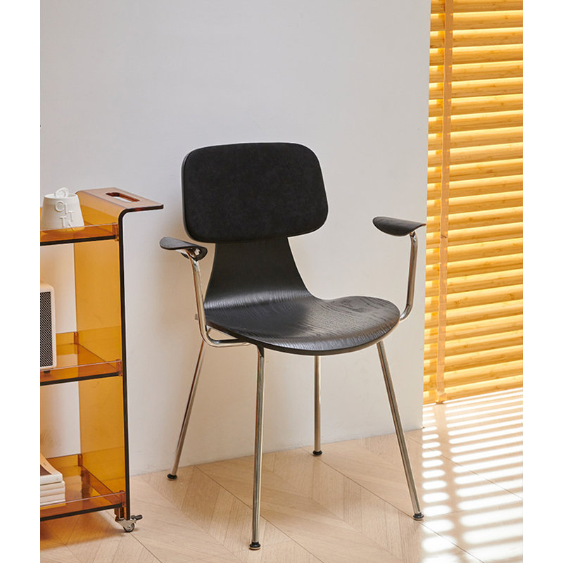 Chaise de salle à manger avec accoudoirs rétro et dossier en bois massif, Noir