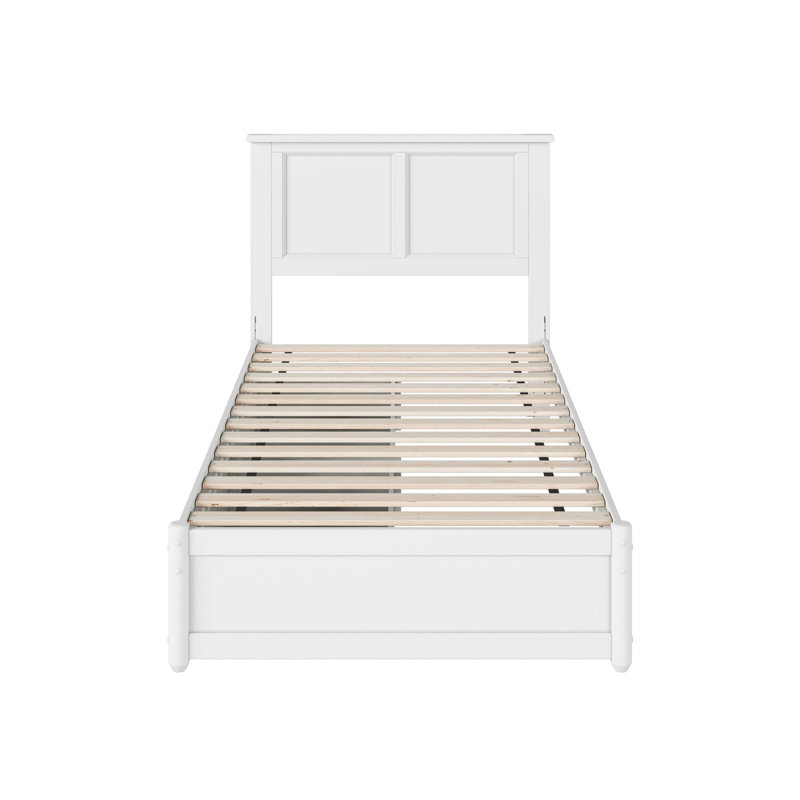 Lit plateforme avec rangement en bois massif Ashante avec pied de lit et tiroirs sous le lit, Simple, Blanc