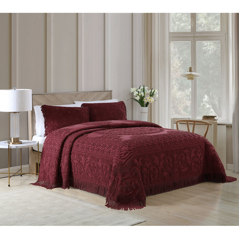 Medallion Cotton Farmhouse / Country Quilt, Queen, Burgundy