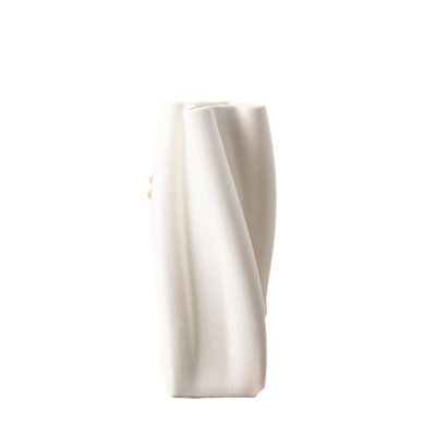 Vase en céramique blanche à volants