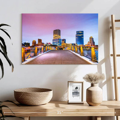 Milwaukee Walkway