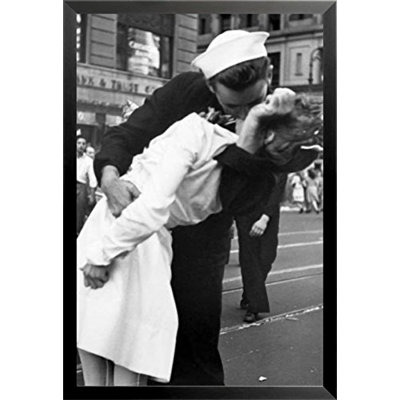 " Kissing The War Goodbye Sailor And Nurse "