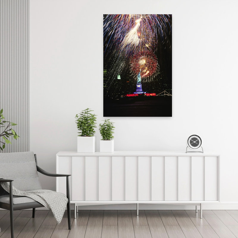 1980, statue de la liberté, feux d'artifice, New York, New York, États-Unis, H 36 po x l 24 po