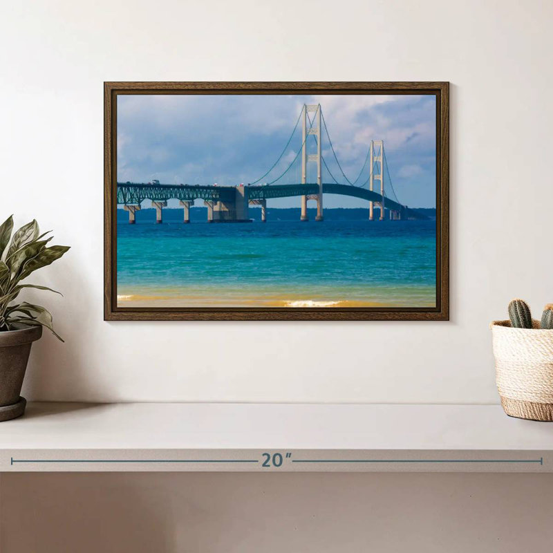 Idyllique pont Mackinac, 37 po x 25 po, Cadre flottant noyer