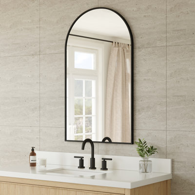 Miroir de salle de bain arqué à cadre métallique Hudson, 61 cm (L) x 102 cm (H), noir mat