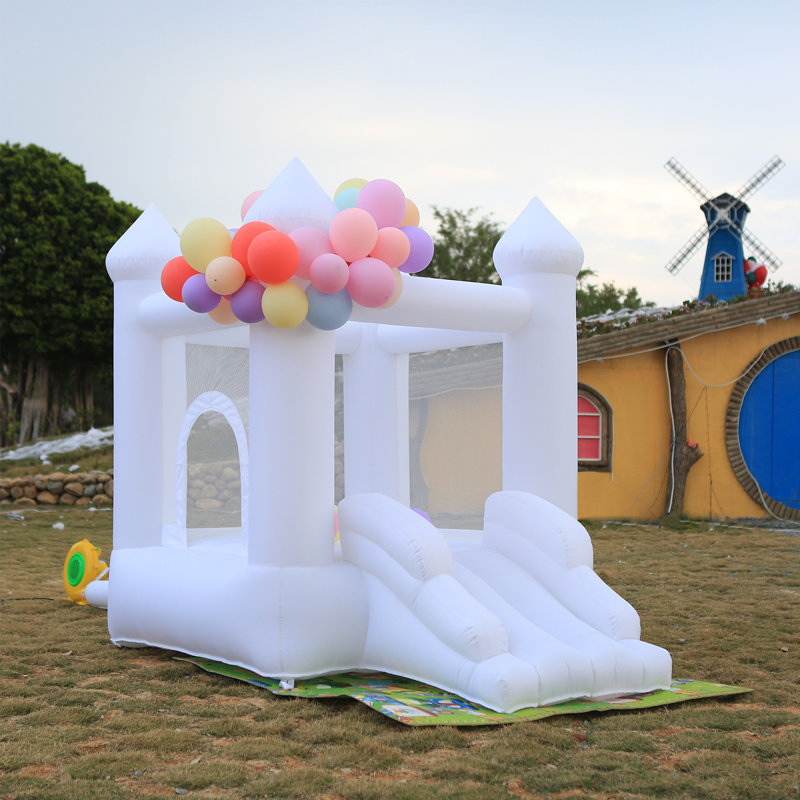 Jeu gonflable blanc 6 pi x 8 pi avec siège gonflable Blower White pour enfants