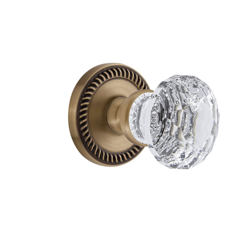 Rosette Grandeur Newport avec poignée en cristal brillant, Laiton rétro, 2.75"