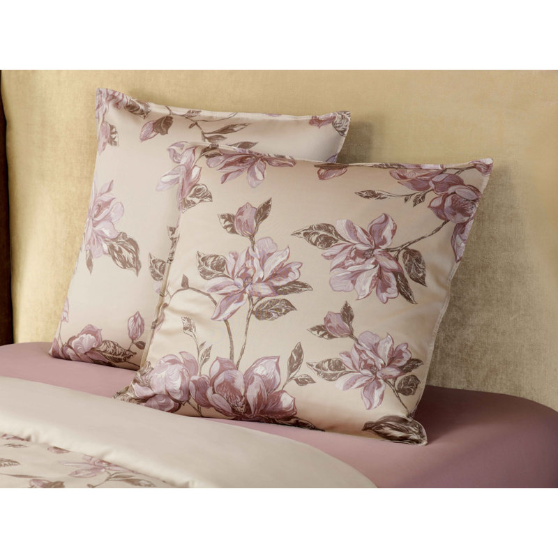Milena Sham, Decor