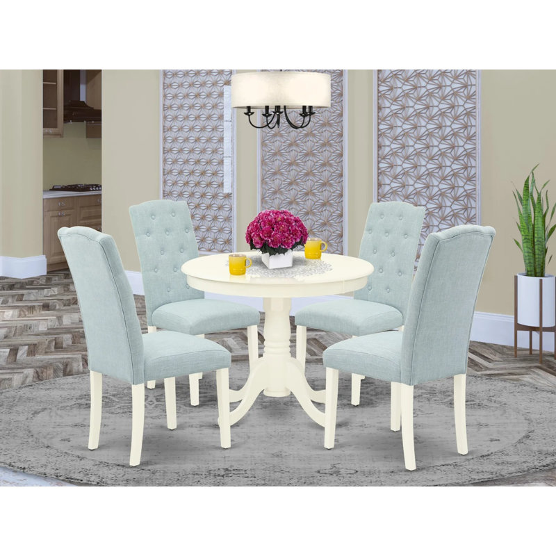 L'ensemble de 5 pièces pour coin-repas pour 4 personnes comprend une table de cuisine ronde avec piédestal et 4 chaises Parson rembourrées en tissu bleu bébé, lin blanc