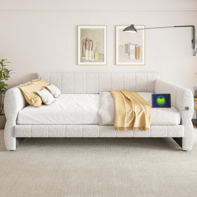 Lit plateforme rembourré King Size avec ports USB