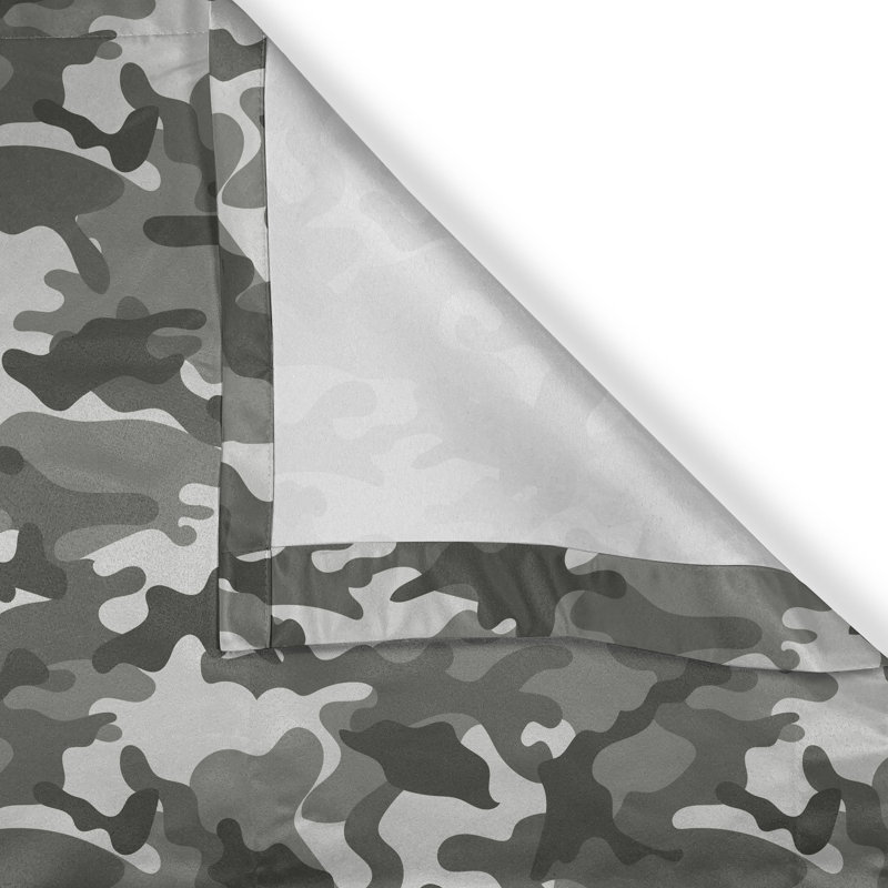 Rideau à œillets à 2 panneaux East Urban Home Camouflage, L 50 po x L 72 po
