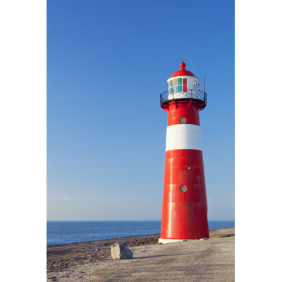Phare rouge et blanc par Sara_Winter