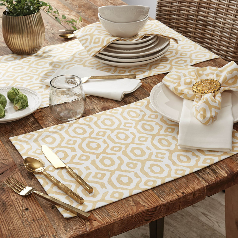 Bandiero Rectangular Geometric Table Runner