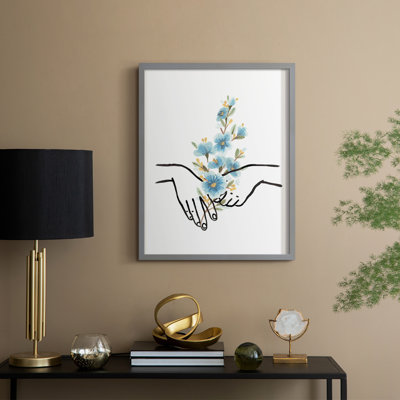 «HandsAndFlowersIV», reproduction encadrée - bois massif