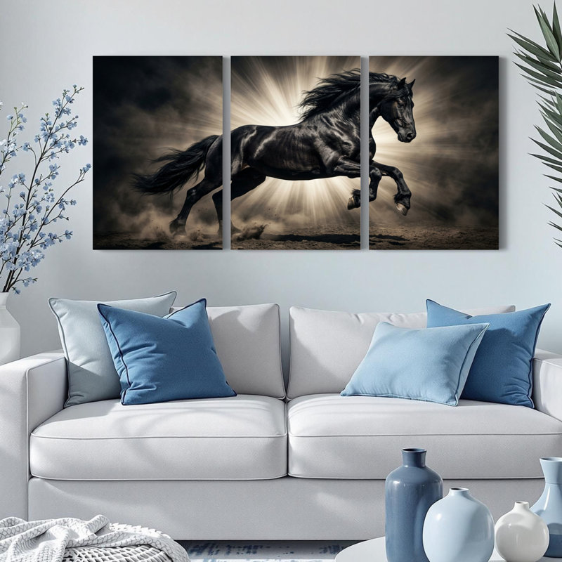 Ensemble de 3 tableaux sur toile tendue représentant un cheval noir au galop avec un soleil radieux, 1624