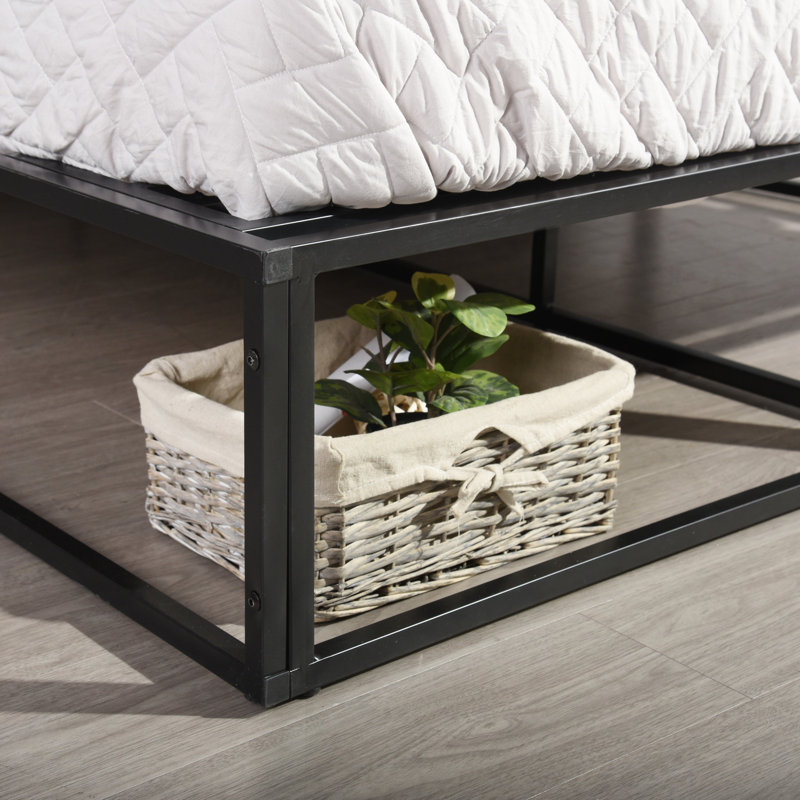 Laurent Metal Bed, 135 x 190cm, Black