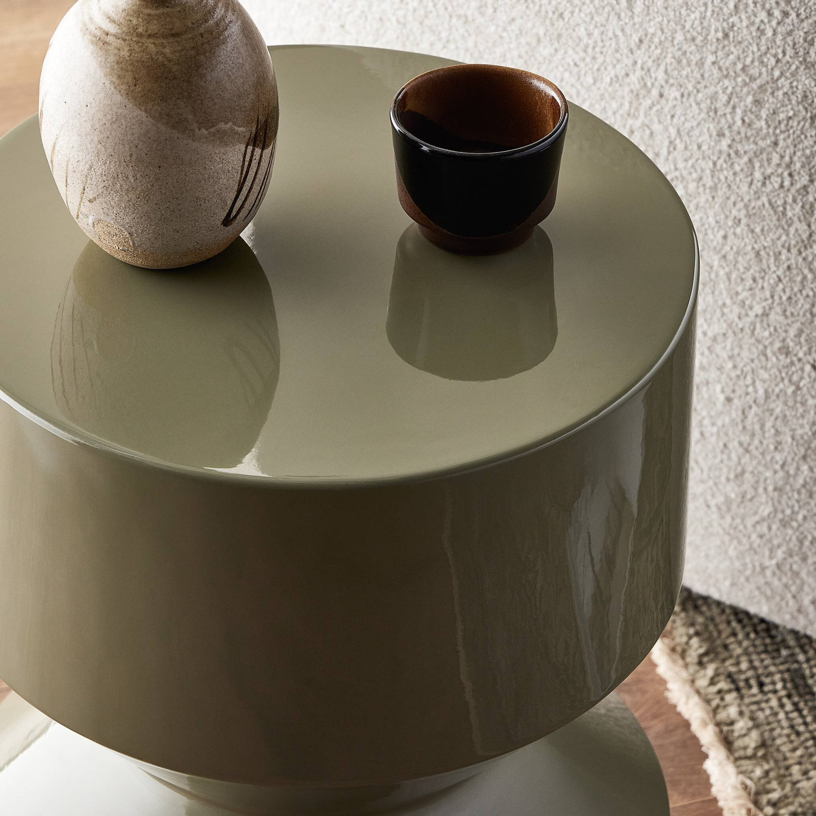 Roelf 13" End Table, Moss Lacquered Concrete