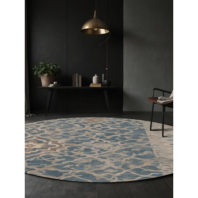 Tapis gris soyeux et moelleux