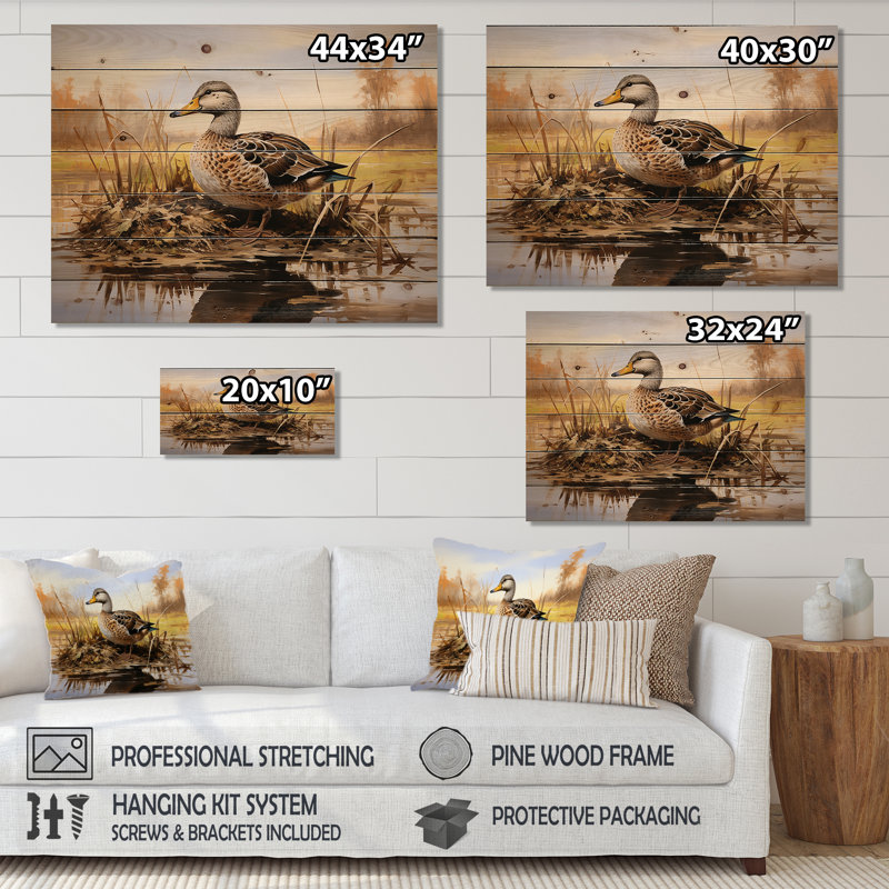 «Waddling Duck In The Countryside I - Canard animal sur bois», H 10 po x l 20 po