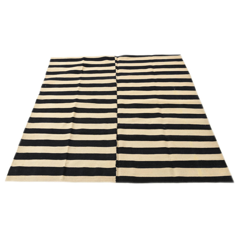 Tapis carré noir et blanc Osbourne
