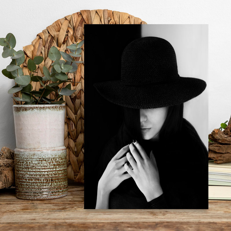 «Mysterious Woman in Hat Classic Dramatic Elegant Portrait», art mural, H 18 po x l 12 po